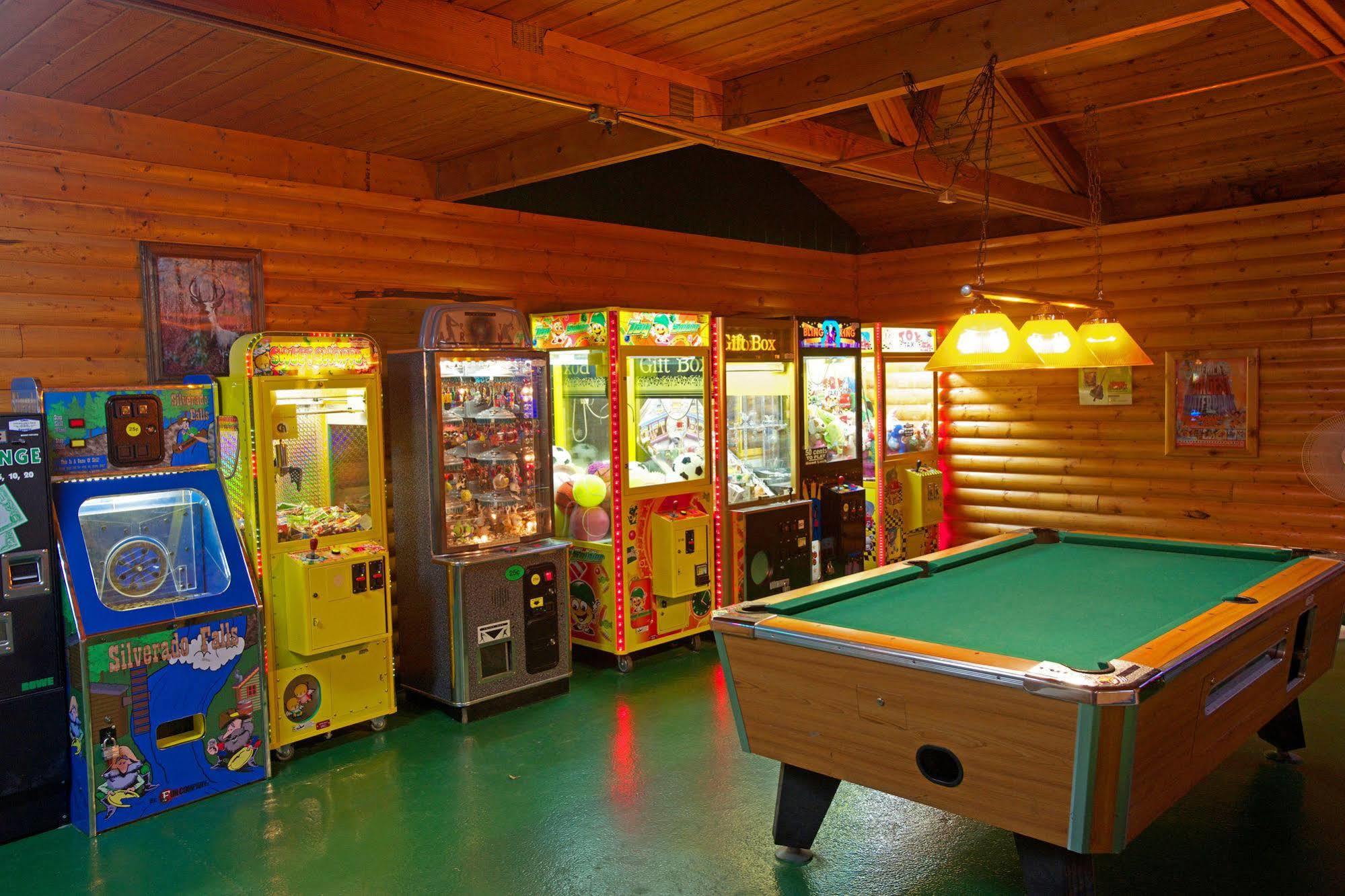 Plainville Arrowhead Resort Campground מראה חיצוני תמונה