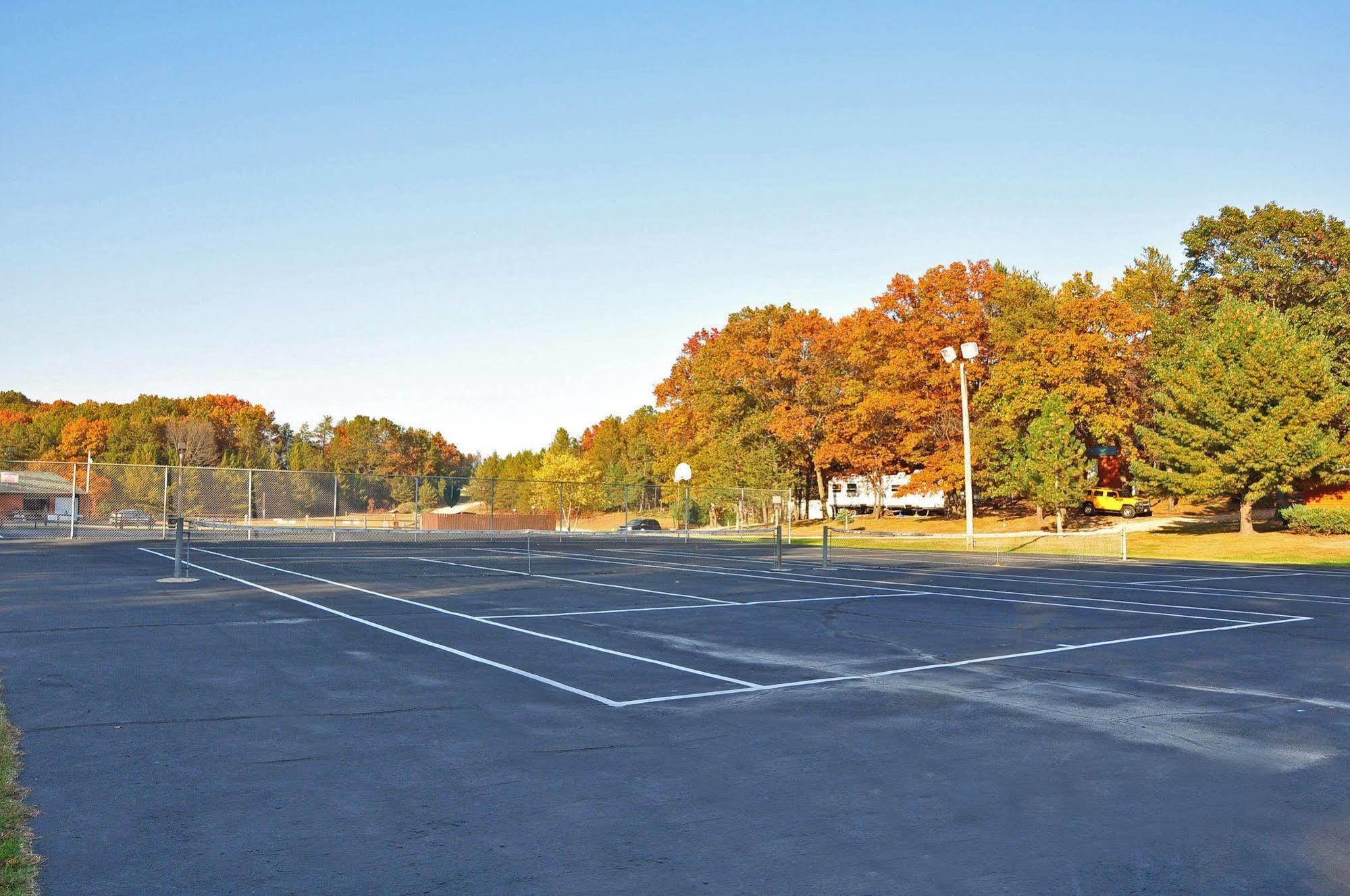 Plainville Arrowhead Resort Campground מראה חיצוני תמונה